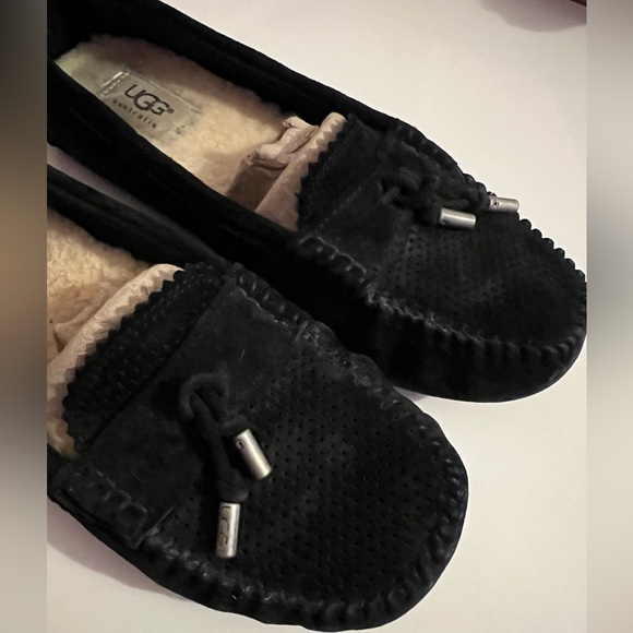 UGG Roni Perf shoe - Picture 2 of 14